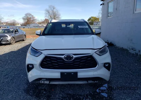 2021 Toyota Highlander Xle z USA, uszkodzony, nr VIN 5TDGZRBH5MS083892